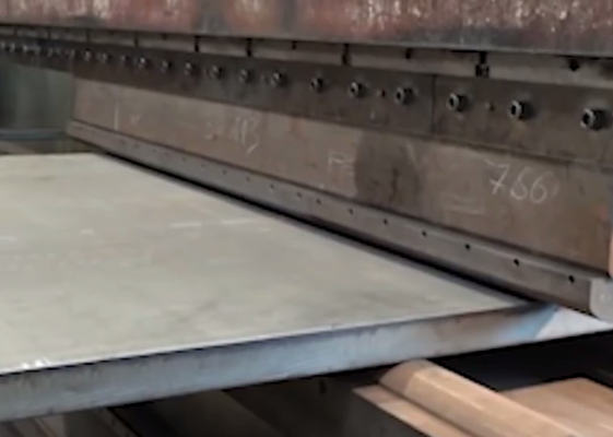 1000多吨位的轧钢机作业过程？超厚的钢板一次成型
